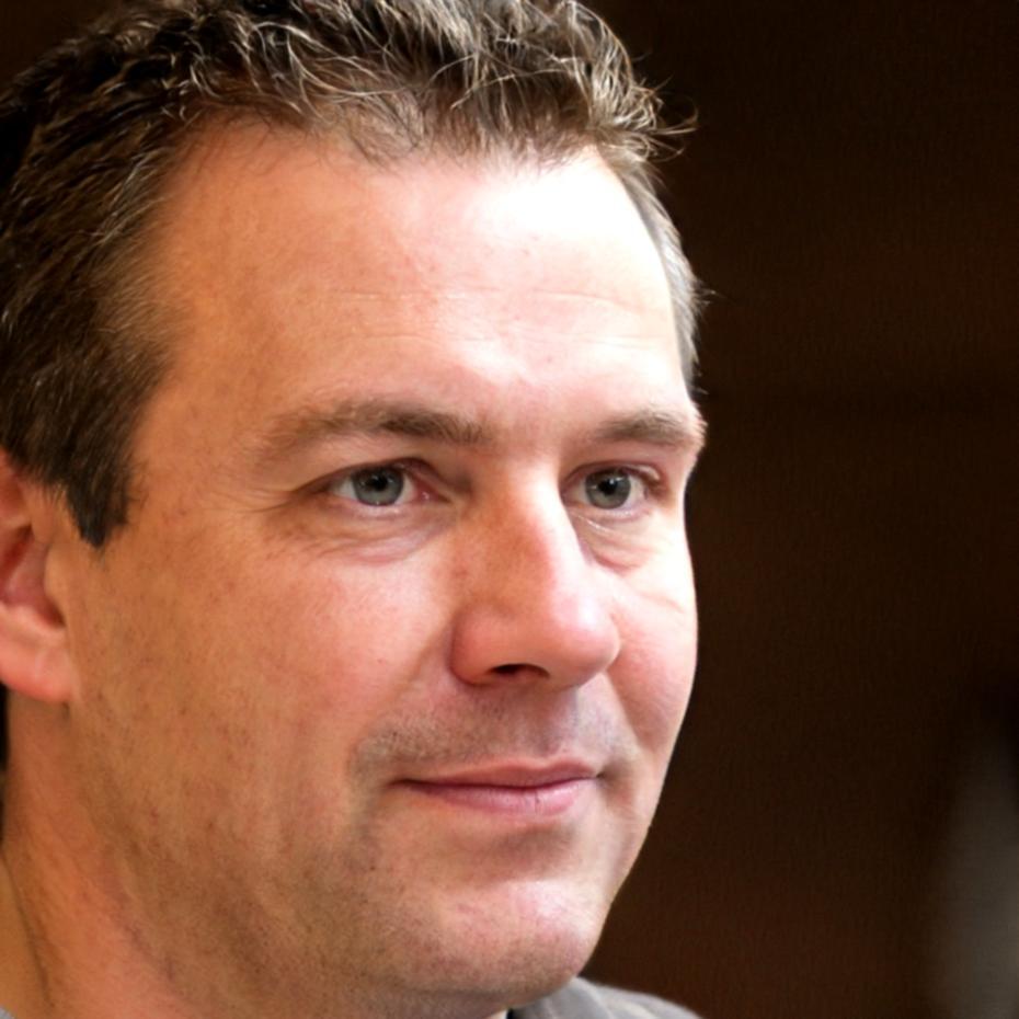 Portrait professionnel de Julien Moreau, mentor en finance personnelle